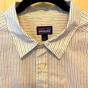 MOVING 🏡 MAKE AN OFFER 🏷 Patagonia Shirt